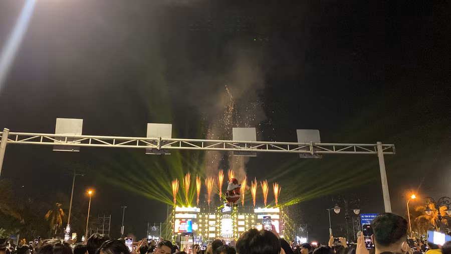 Thời khắc giao thừa.