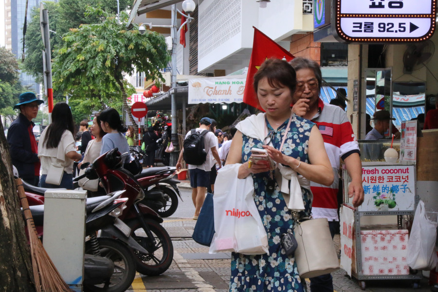 Thời tiết Tết Dương lịch 2024 tại Đà Nẵng se lạnh và không mưa, khá lý tưởng để du khách dạo phố, mua sắm. Thời tiết Tết Dương lịch 2024 tại Đà Nẵng se lạnh và không mưa, khá lý tưởng để du khách dạo phố, mua sắm.