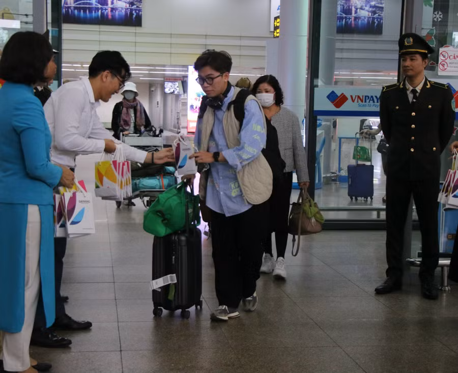 Những du khách đến Đà Nẵng trong năm 2024.