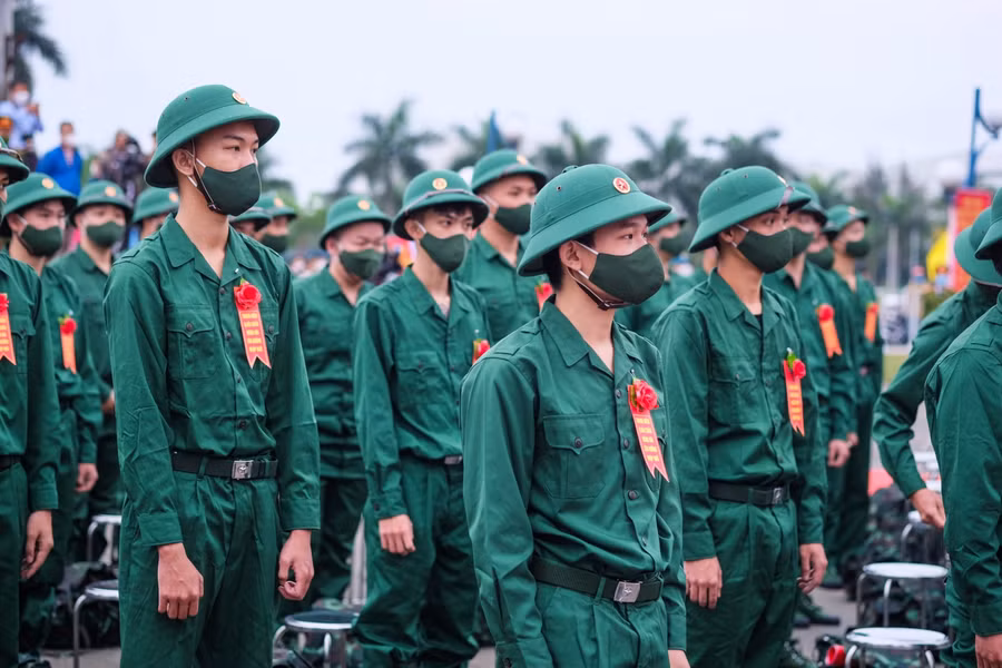 Thanh niên Đà Nẵng lên đường nhập ngũ. 