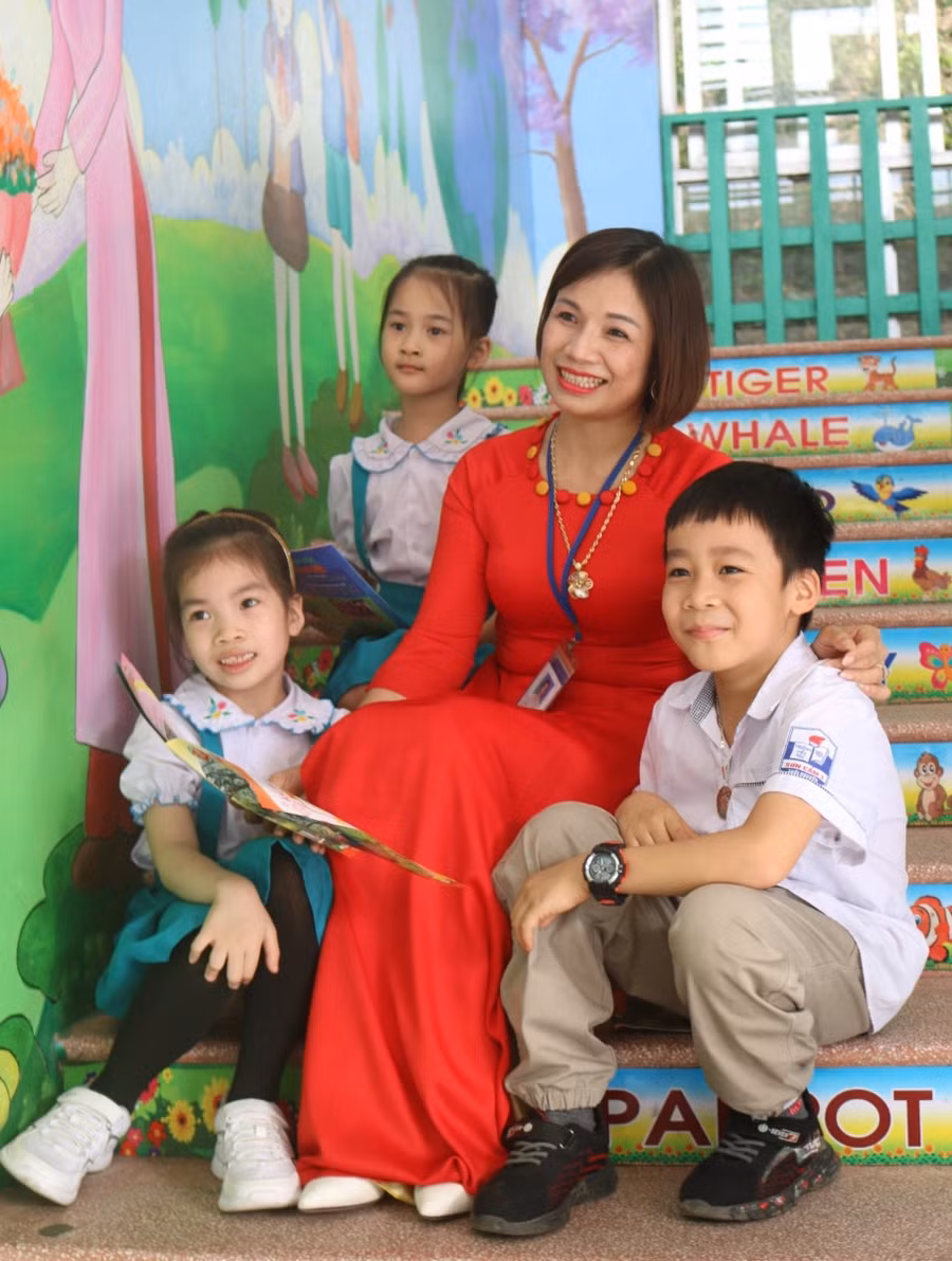 Thầy cô trường Tiểu học Sơn Cẩm số 3 (thành phố Thái Nguyên) luôn gần gũi để chia sẻ, hỗ trợ tư vấn tâm lý cho học trò