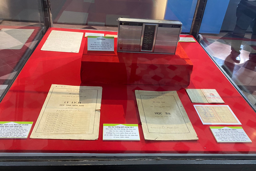 Sổ học bạ, lý lịch học sinh miền Nam, sổ liên lạc, thẻ Đội viên.
