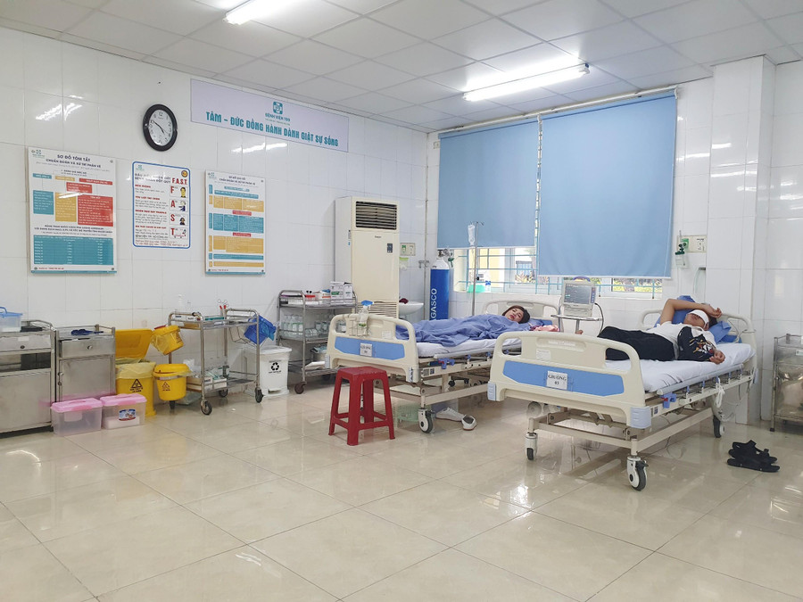Du khách bị ngộ độc thực phẩm được cấp cứu tại Bệnh viện 199 - Bộ Công an vào ngày 2/8. 