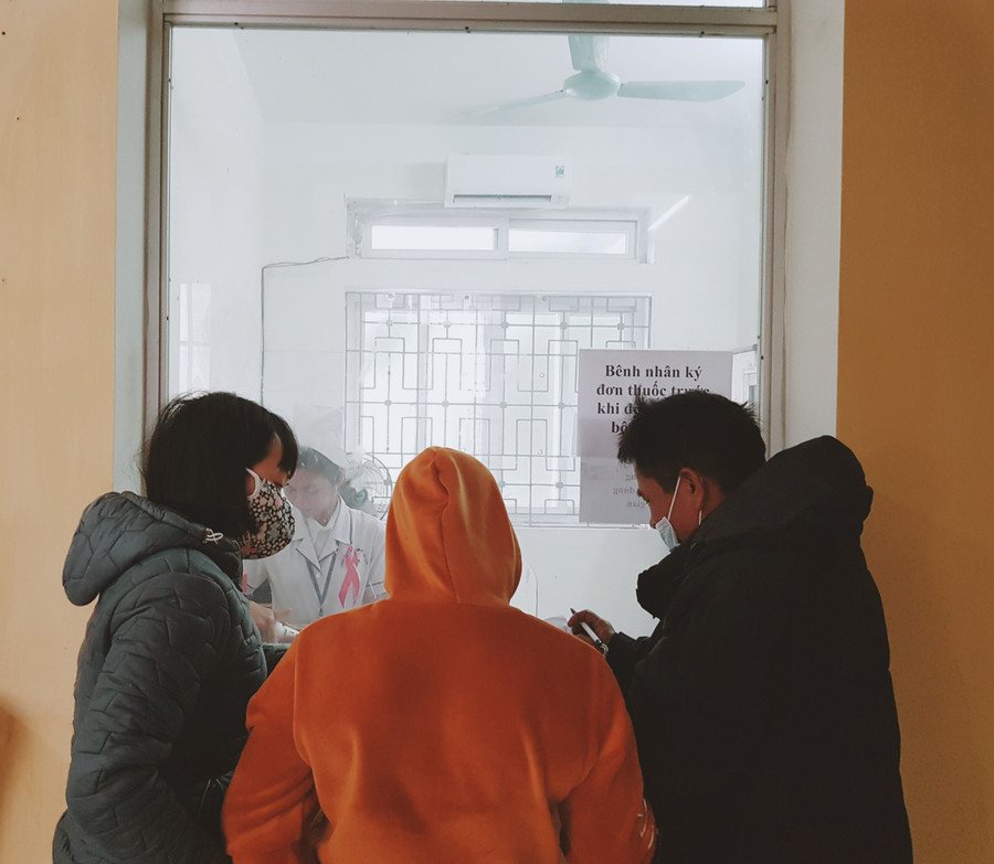 Các bệnh nhân HIV/AIDS được cấp thuốc qua thẻ BHYT.