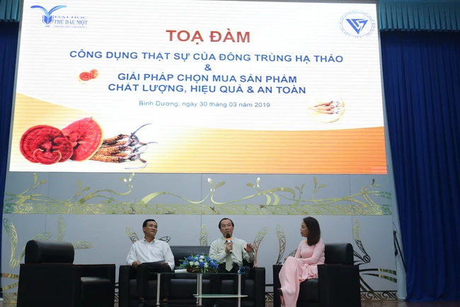 Quang cảnh buổi tọa đàm.