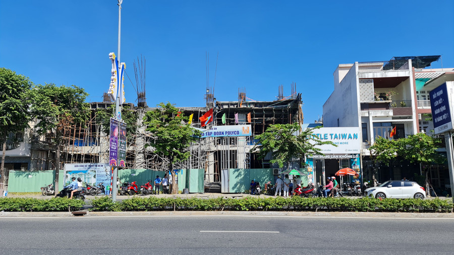 Công trình nơi xảy ra vụ sập giàn giáo. Ảnh: Vinh Hoàng. Công trình nơi xảy ra vụ sập giàn giáo. Ảnh: Vinh Hoàng.