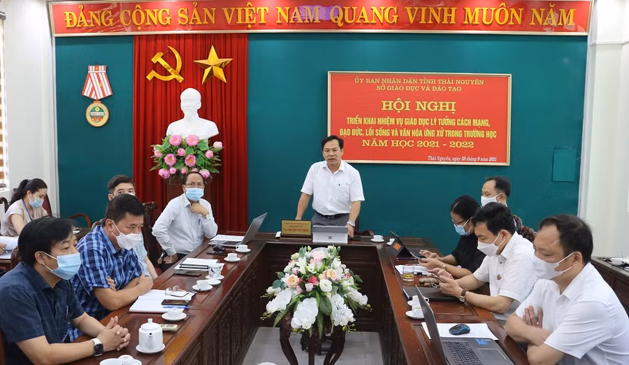 Ông Nguyễn Đức Thịnh, Phó Giám đốc Sở GD&ĐT Thái Nguyên phát biểu tại Hội nghị.