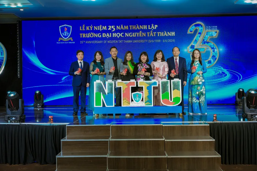 Trường ĐH Nguyễn Tất Thành tổ chức Lễ kỷ niệm 25 năm thành lập. (Ảnh: NTTU)