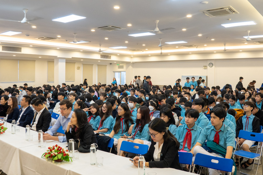 Hội thảo nhằm giúp học sinh trang bị thêm thông tin hữu ích để sớm xác định mục tiêu học tập, định hướng nghề nghiệp phù hợp. Ảnh: Hoàng Quyên. Hội thảo nhằm giúp học sinh trang bị thêm thông tin hữu ích để sớm xác định mục tiêu học tập, định hướng nghề nghiệp phù hợp. Ảnh: Hoàng Quyên.