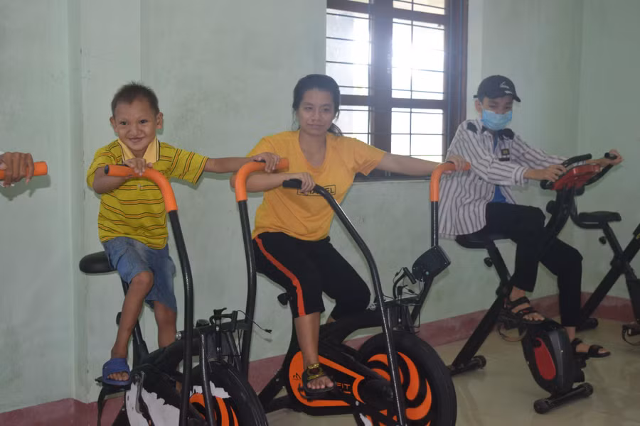 Hiện trung tâm đang chăm sóc, phục hồi chức năng cho trên 50 trẻ khuyết tật.