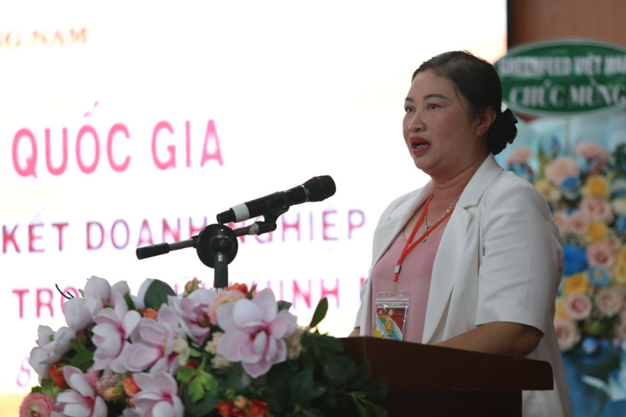 PGS.TS Vũ Thị Phương Anh - Hiệu trưởng Trường Cao đẳng Quảng Nam phát biểu khai mạc hội thảo. Ảnh: Hoàng Vinh.