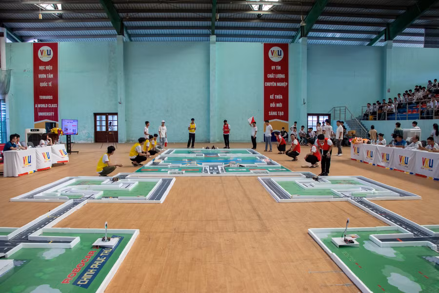 Các đội tham gia dự thi RoboCar.