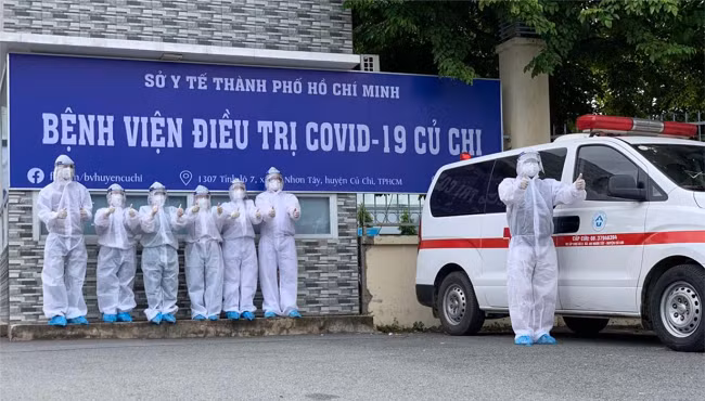 Các y, bác sĩ của BV điều trị Covid-19 Củ Chi với sự hỗ trợ luân phiên cán bộ y tế từ BV Nhân Dân Gia Định và các BV được Sở Y tế phân công đã sẵn sàng tiếp nhận bệnh nhân Covid-19 (Ảnh: Sở Y tế )