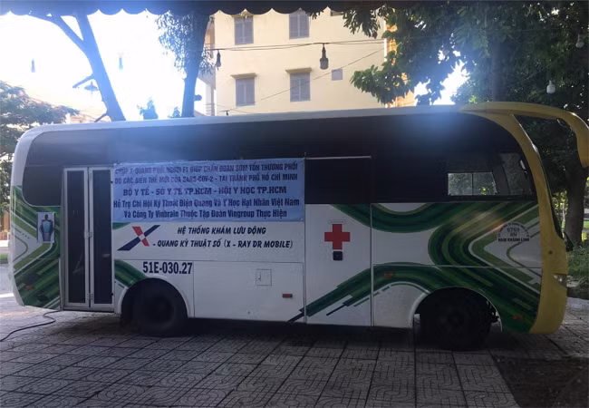 Bệnh viện được bố trí xe cấp cứu do Trung tâm Cấp cứu 115 đảm trách và luôn thường trực tại bệnh viện (Ảnh: Sở Y tế TP).