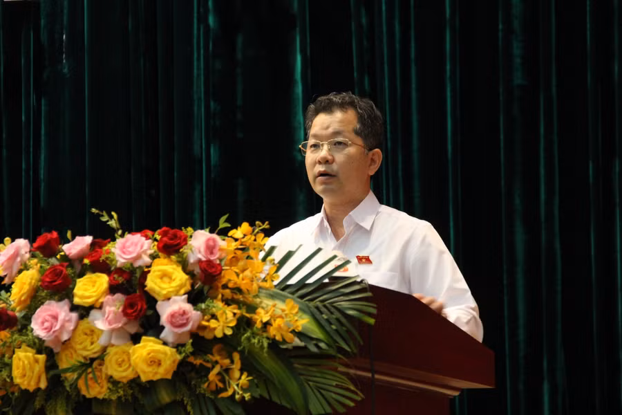 Ông Nguyễn Văn Quảng - Bí thư Thành ủy, Trưởng Đoàn ĐBQH đơn vị TP Đà Nẵng trả lời ý kiến của cử tri.