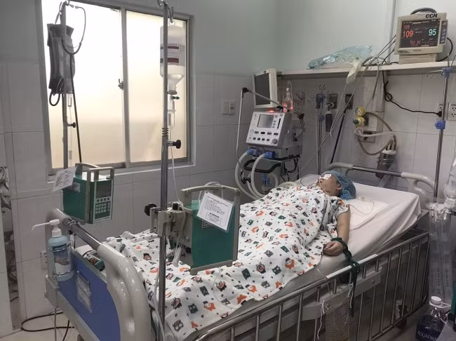 Bệnh nhi bị ngộ độc do bún riêu chay đang được điều trị khoa Nhiễm - BV Nhi Đồng 2 TPHCM. (Ảnh: BVCC).