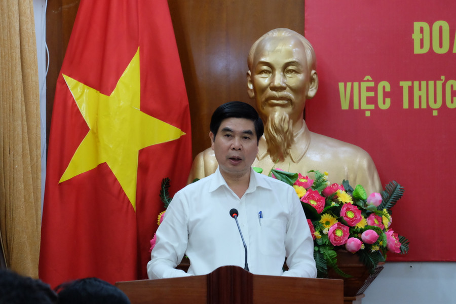 Ông Lâm Hải Giang - Phó Chủ tịch UBND tỉnh Bình Định báo cáo tại buổi làm việc. Ảnh: Hoàng Vinh. Ông Lâm Hải Giang - Phó Chủ tịch UBND tỉnh Bình Định báo cáo tại buổi làm việc. Ảnh: Hoàng Vinh.