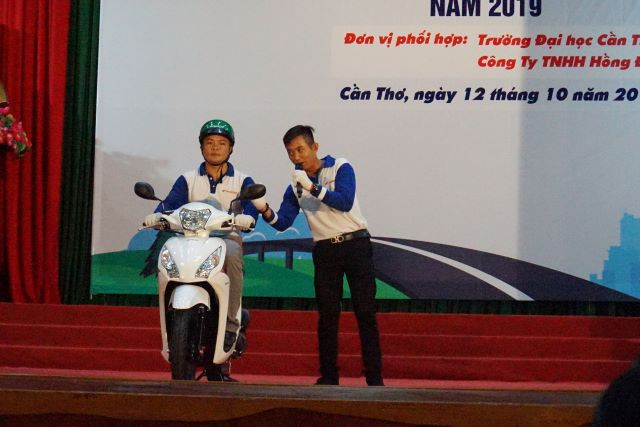 Tuyên truyền và hướng dẫn kỹ năng lái xe mô tô