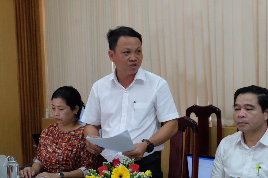 Ông Nguyễn Văn Nhị - Phó trưởng Phòng GD&ĐT Nam Trà My (tỉnh Quảng Nam) nêu những khó khăn của ngành giáo dục huyện. Ông Nguyễn Văn Nhị - Phó trưởng Phòng GD&ĐT Nam Trà My (tỉnh Quảng Nam) nêu những khó khăn của ngành giáo dục huyện.