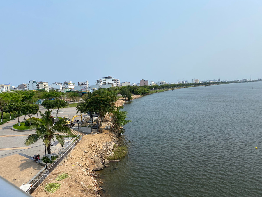 Vệt xà bần dài kéo dài khoảng 100m. Vệt xà bần dài kéo dài khoảng 100m.