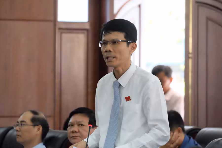 Ông Phan Thanh Long phát biểu tại một kỳ họp HĐND TP Đà Nẵng. Ảnh tư liệu.