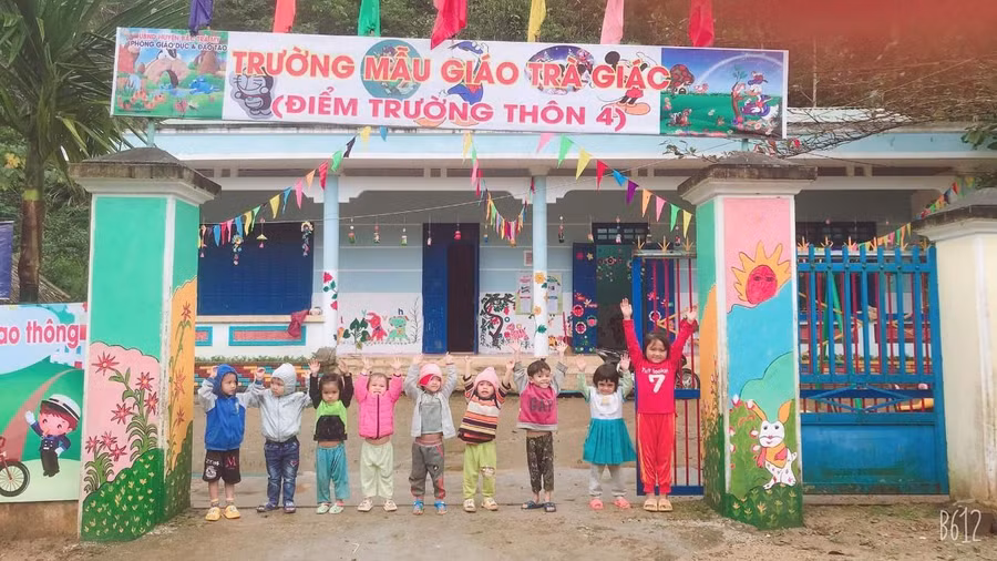 Học sinh miền núi Bắc Trà My. Ảnh: Hoàng Vinh.