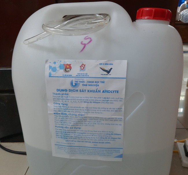 Nước Anolyte cũng có thể dùng ngoài da để sát khuẩn như các chất sát khuẩn khác Nước Anolyte cũng có thể dùng ngoài da để sát khuẩn như các chất sát khuẩn khác