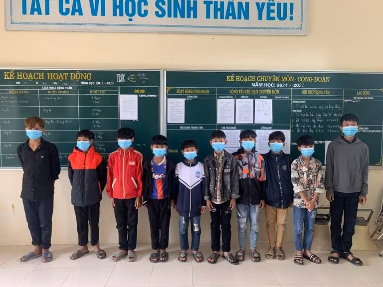 Lực lượng chức năng đã xác định được nhóm học sinh đã có hành vi ném đá làm vỡ kính tàu hoả SE7.