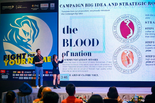 Đội KOMOREBI, freelancer & công ty truyền thông TBWA, đạt giải Bạc hạng mục PR bảng chuyên nghiệp