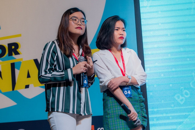 Đội FEARLESS, công ty truyền thông ZENO, đạt giải Bạc hạng mục PR bảng chuyên nghiệp.