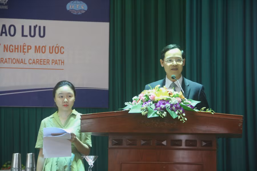 Phó Tổng cục trưởng Tổng cục Giáo dục nghề nghiệp Trương Anh Dũng khẳng định: Kỹ năng giỏi và đạo đức nghề nghiệp tốt chính là con đường sự nghiệp mơ ước 