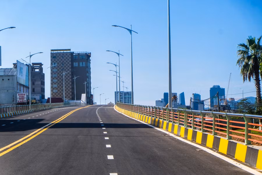 Từ 6 giờ sáng 14/7, các phương tiện được phép lưu thông trên cầu vượt nút giao thông phía tây cầu Trần Thị Lý.