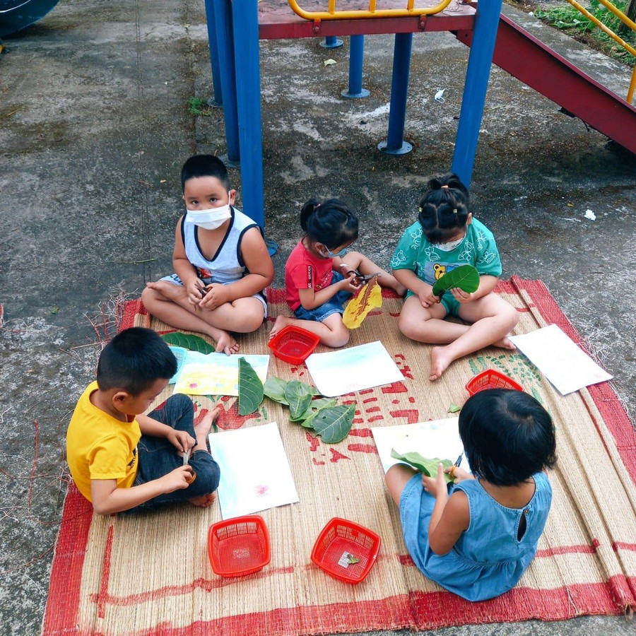 Trẻ tham gia các hoạt động trong giờ học. Trẻ tham gia các hoạt động trong giờ học.