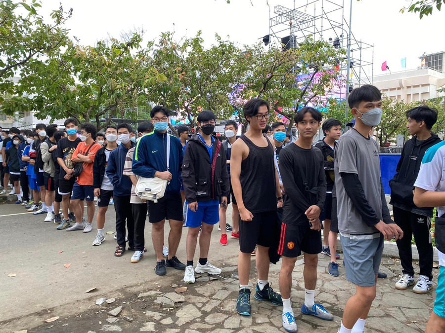 Các tân sinh viên hào hứng tham gia chương trình. Các tân sinh viên hào hứng tham gia chương trình.