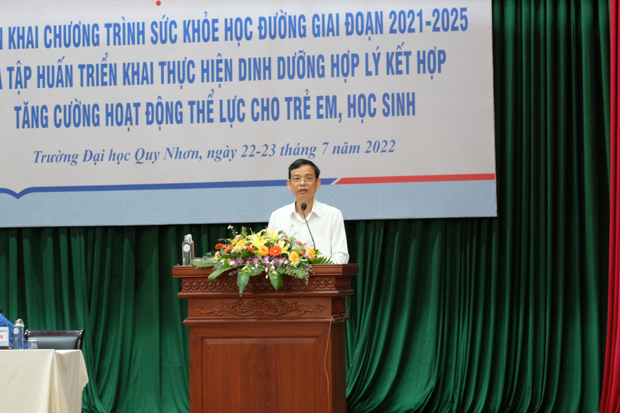 Thầy Bùi Xuân Lễ - đại diện ngành GD&amp;ĐT tỉnh Đắk Lắk nêu ý kiến tại Hội nghị.