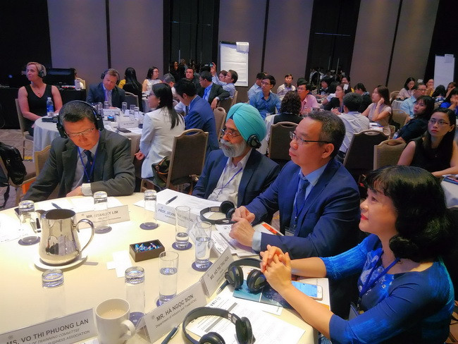 Các đại biểu tham dự diễn đàn