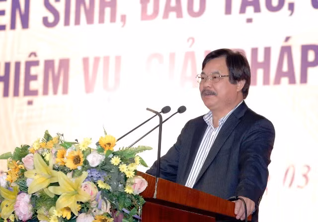 Tổng cục trưởng Tổng cục Giáo dục nghề nghiệp Nguyễn Hồng Minh phát biểu chỉ đạo hội nghị