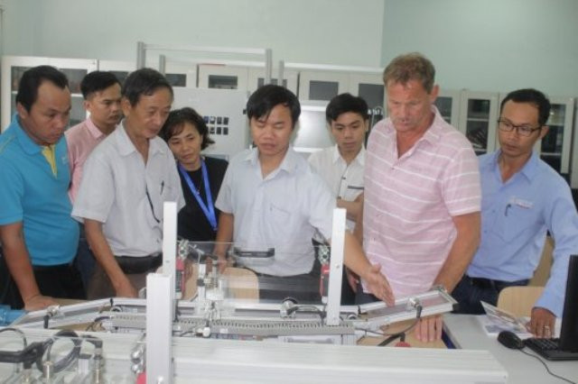 Kiểm tra tổ chức thi tốt nghiệp theo tiêu chuẩn Đức