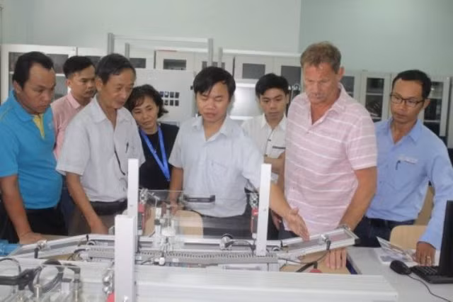 Kiểm tra tổ chức thi tốt nghiệp theo tiêu chuẩn Đức