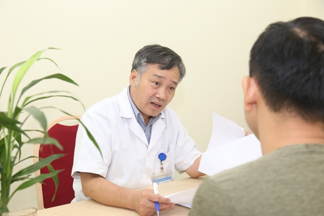 TS, Bs Đỗ Tuấn Anh (ảnh trái) TS, Bs Đỗ Tuấn Anh (ảnh trái)