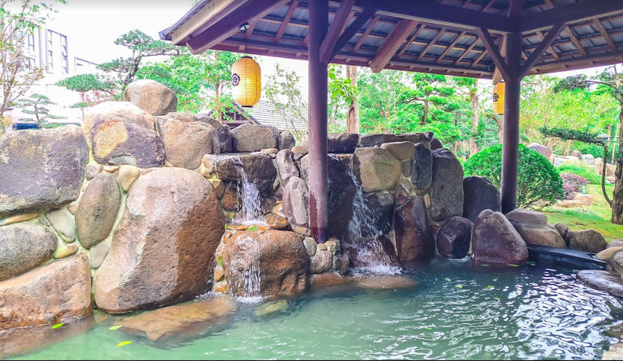 Bang Onsen & Spa resort hứa hẹn sẽ mang lại cho du khách những trải nghiệm mới lạ khi tích hợp đầy đủ các dịch vụ và tiện nghi. Bang Onsen & Spa resort hứa hẹn sẽ mang lại cho du khách những trải nghiệm mới lạ khi tích hợp đầy đủ các dịch vụ và tiện nghi.