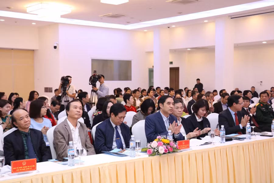 Các đại biểu tham dự hội nghị