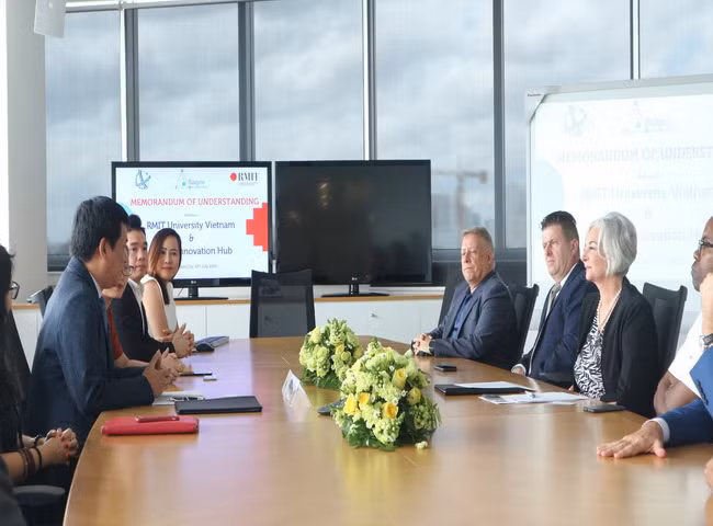 Quang cảnh buổi lễ ký kết Quang cảnh buổi lễ ký kết