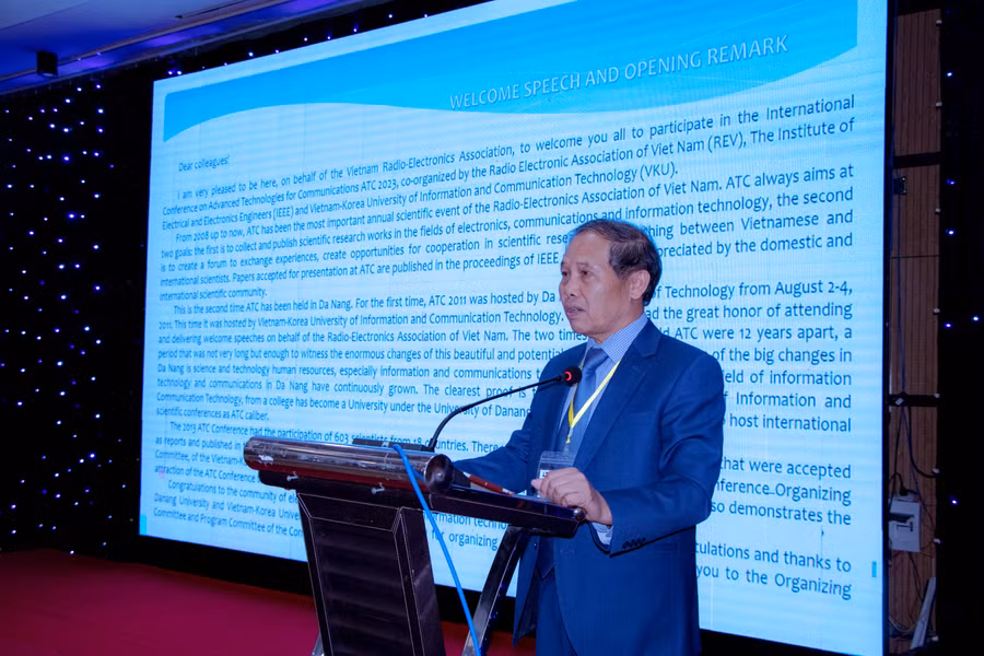 Các chuyên gia chia sẻ tại hội thảo. (Ảnh: Hoàng Vinh)