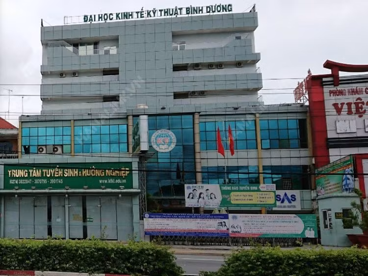 Trường ĐH Kinh tế- Kỹ thuật Bình Dương công bố điểm sàn nhận hồ sơ xét tuyển qua kết quả kỳ thi THPT 2021