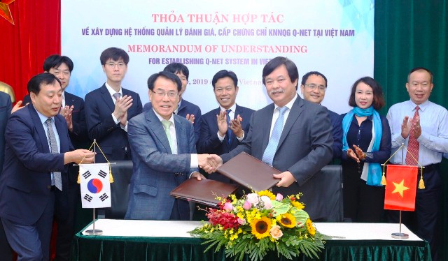 Trao đổi thỏa thuận hợp tác tại buổi lễ