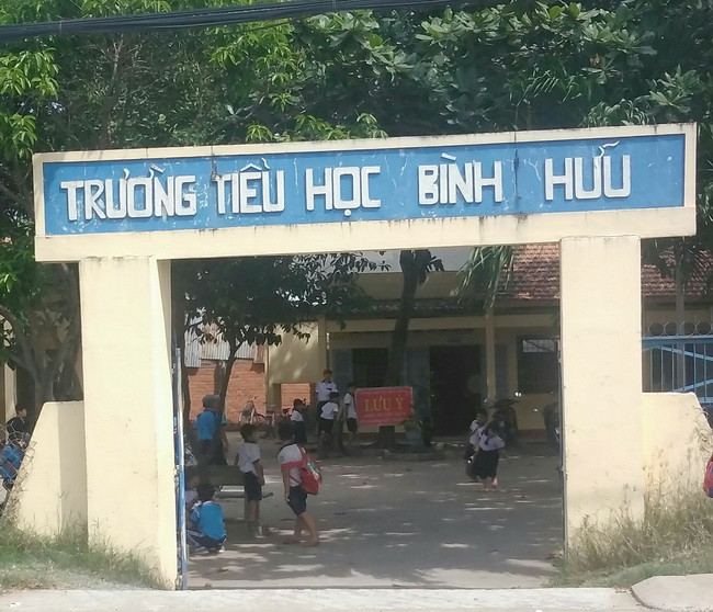 Trường Tiểu học Bình Hữu (Đức Hòa, Long An) nơi xảy ra sự việc.