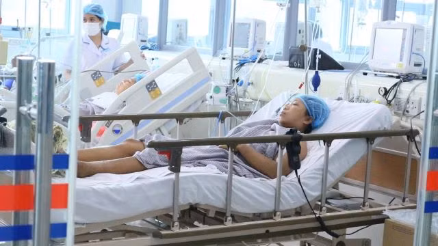 Các bệnh nhân chạy thận đã qua cơn nguy kịch. (Ảnh: BVCC).