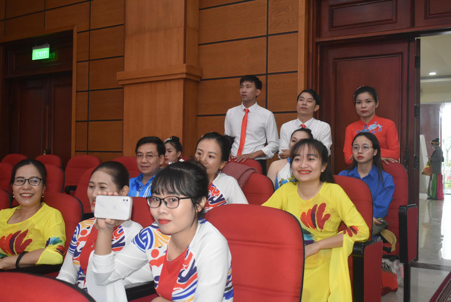 Hội diễn nhằm tạo sân chơi cho các cán bộ, giáo viên và học sinh cơ hội giao lưu, học hỏi thắt chặt tình đoàn kết. Hội diễn nhằm tạo sân chơi cho các cán bộ, giáo viên và học sinh cơ hội giao lưu, học hỏi thắt chặt tình đoàn kết.