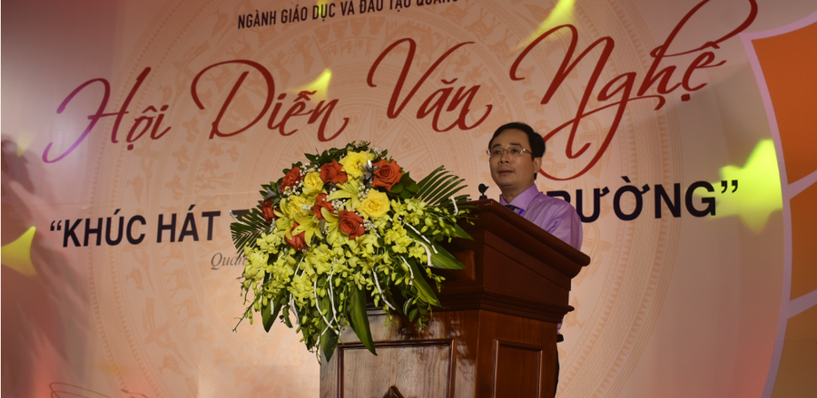 Giám đốc Sở GD&ĐT - Đặng Ngọc Tuấn phát biểu tại Lễ tổng kết và trao giải Hội diễn văn nghệ toàn ngành chào mừng kỷ niệm 40 năm ngày Nhà giáo Việt Nam. Giám đốc Sở GD&ĐT - Đặng Ngọc Tuấn phát biểu tại Lễ tổng kết và trao giải Hội diễn văn nghệ toàn ngành chào mừng kỷ niệm 40 năm ngày Nhà giáo Việt Nam.